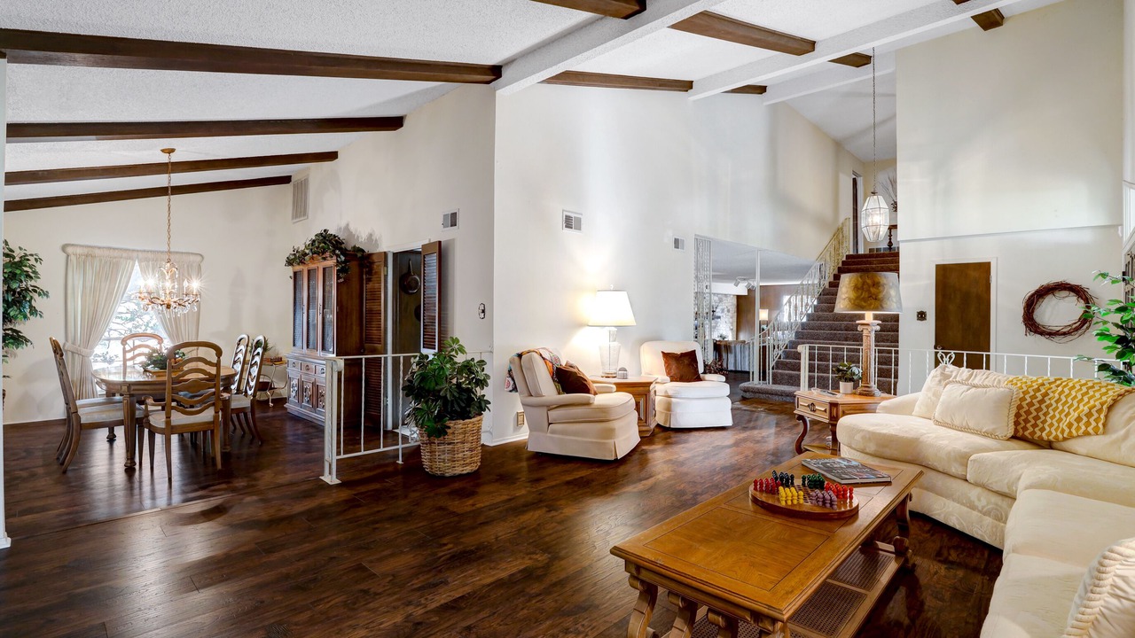 Photo of Livingroom in Universal City