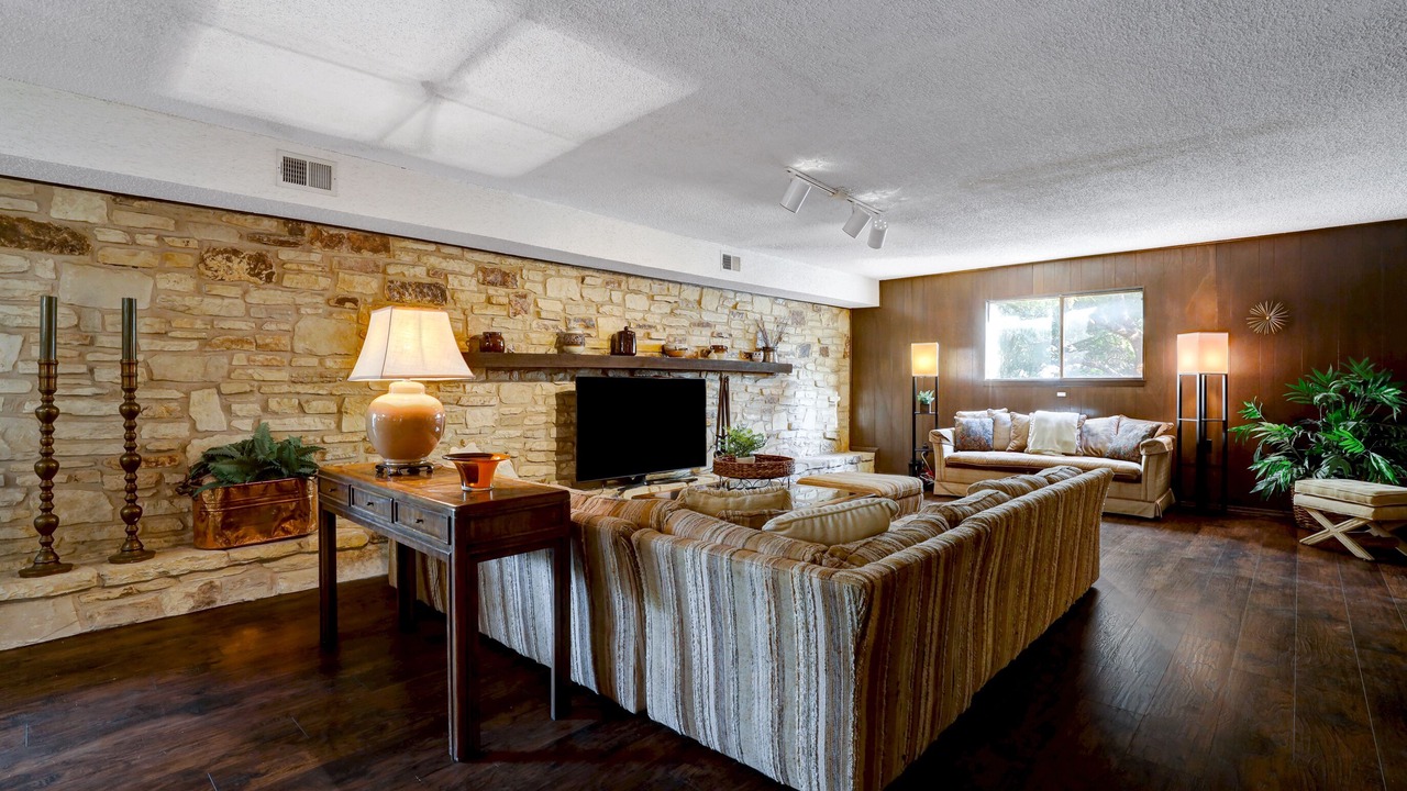 Photo of Livingroom in Universal City