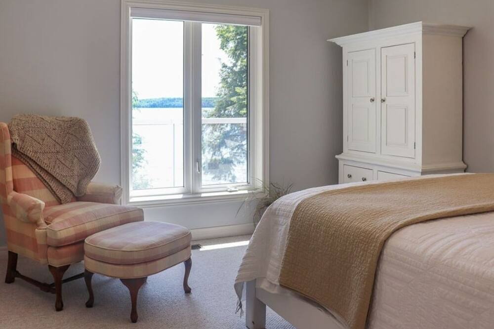 Photo of Bedroom in Algonquin Highlands
