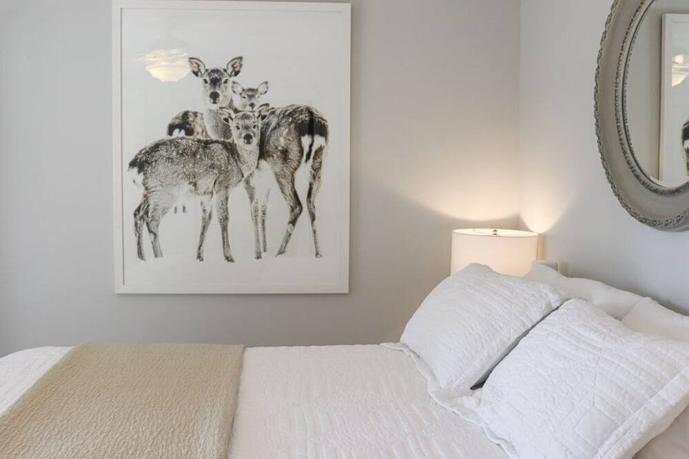 Photo of Bedroom in Algonquin Highlands