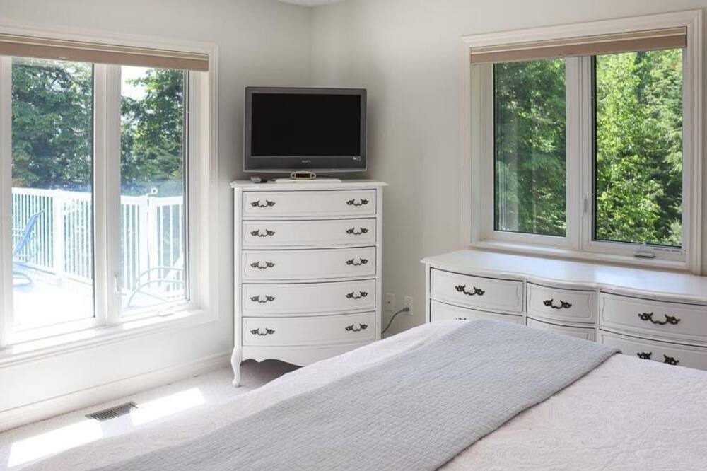 Photo of Bedroom in Algonquin Highlands