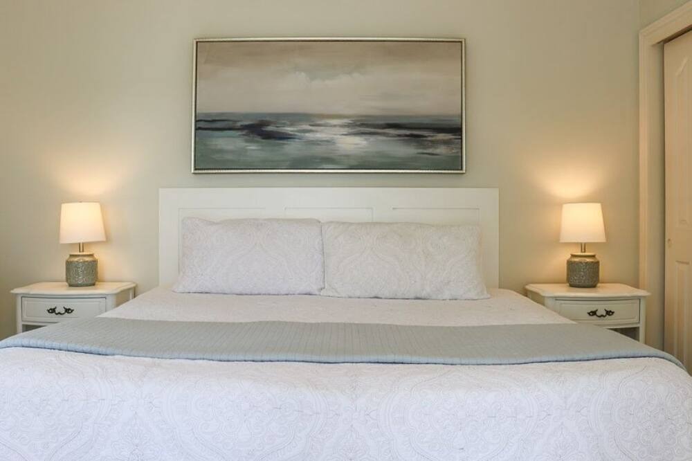 Photo of Bedroom in Algonquin Highlands