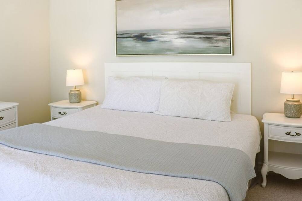 Photo of Bedroom in Algonquin Highlands