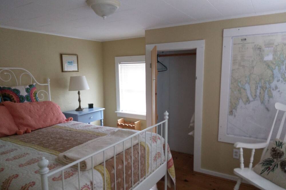 Photo of Bedroom in South Addison