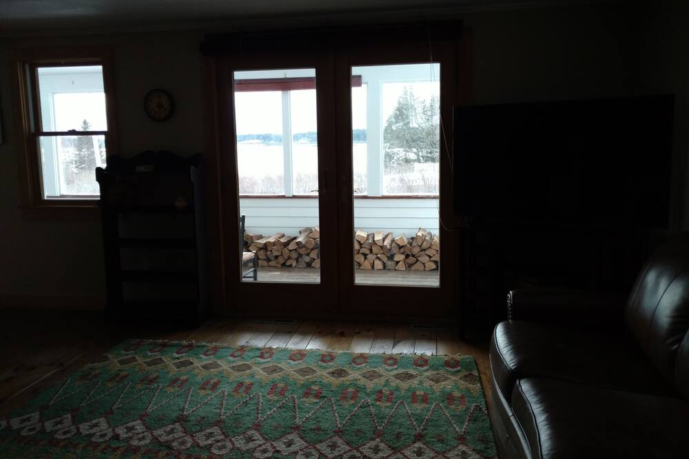 Photo of Livingroom in South Addison