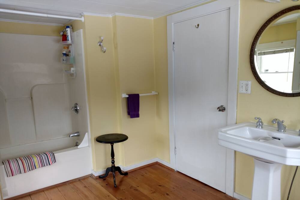 Photo of Bathroom in South Addison