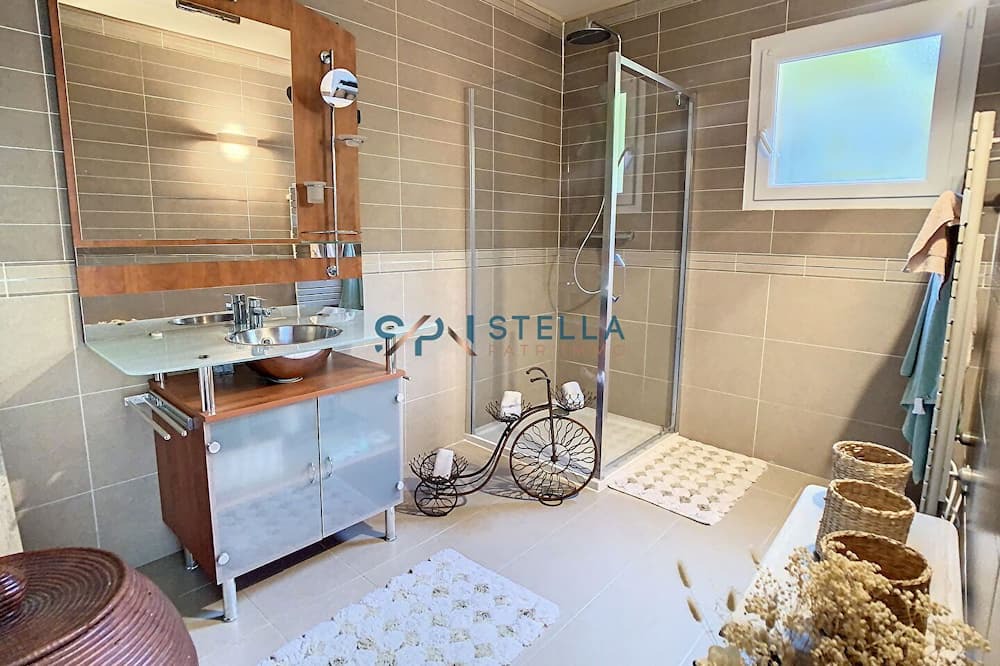 Photo of Bathroom in Eccica-Suarella