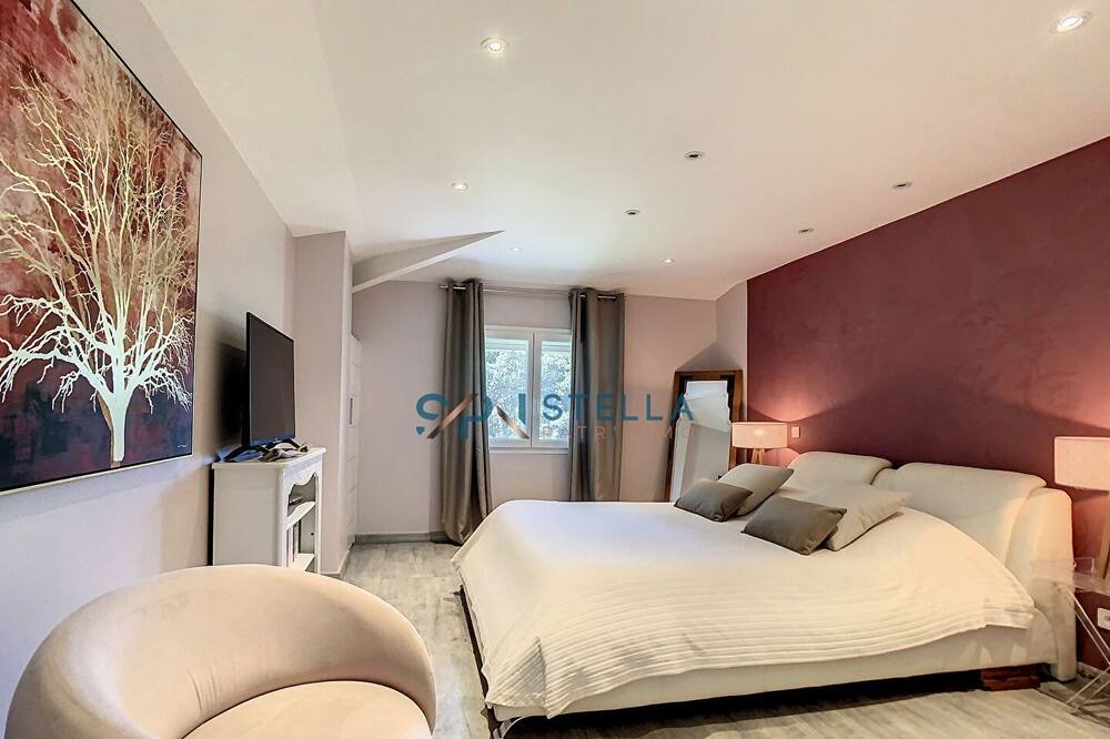 Photo of Bedroom in Eccica-Suarella