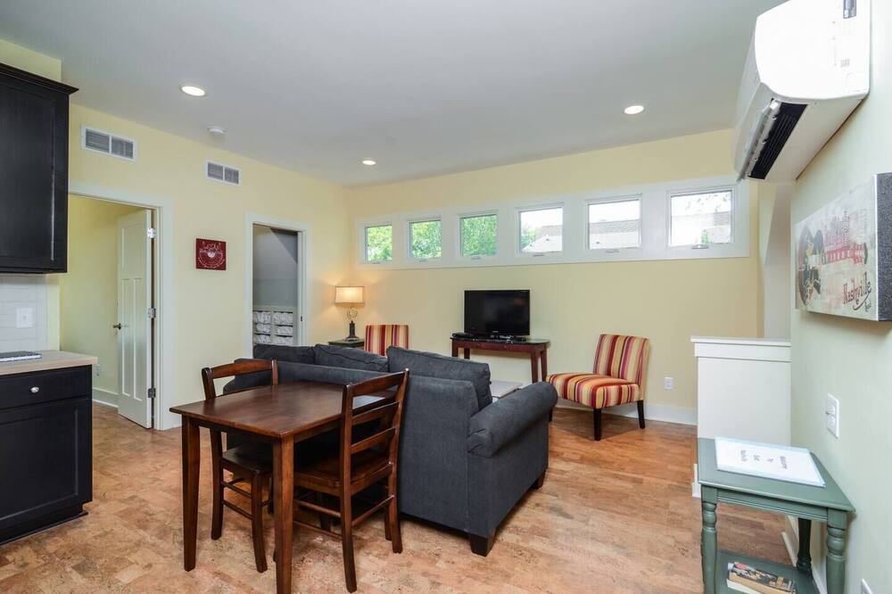 Photo of Livingroom in Eastwood