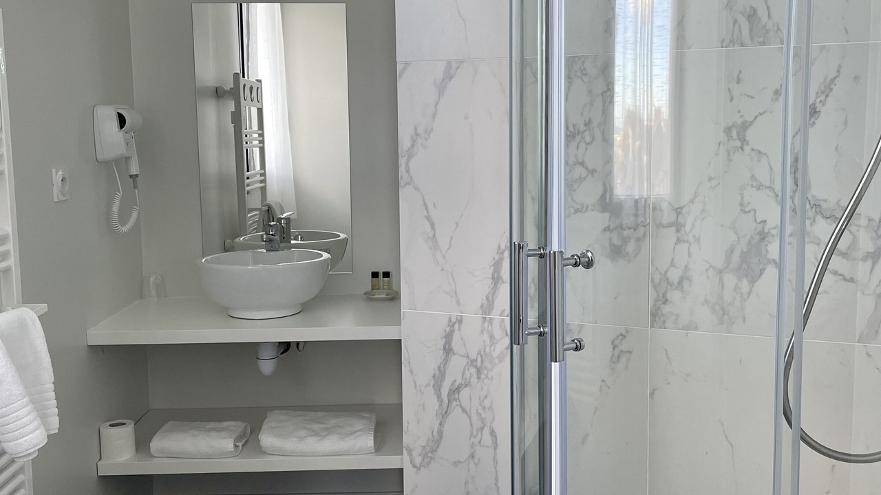 Photo of Bathroom in Dieppe