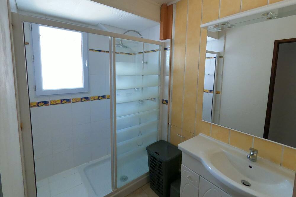 Photo of Bathroom in Baillargues