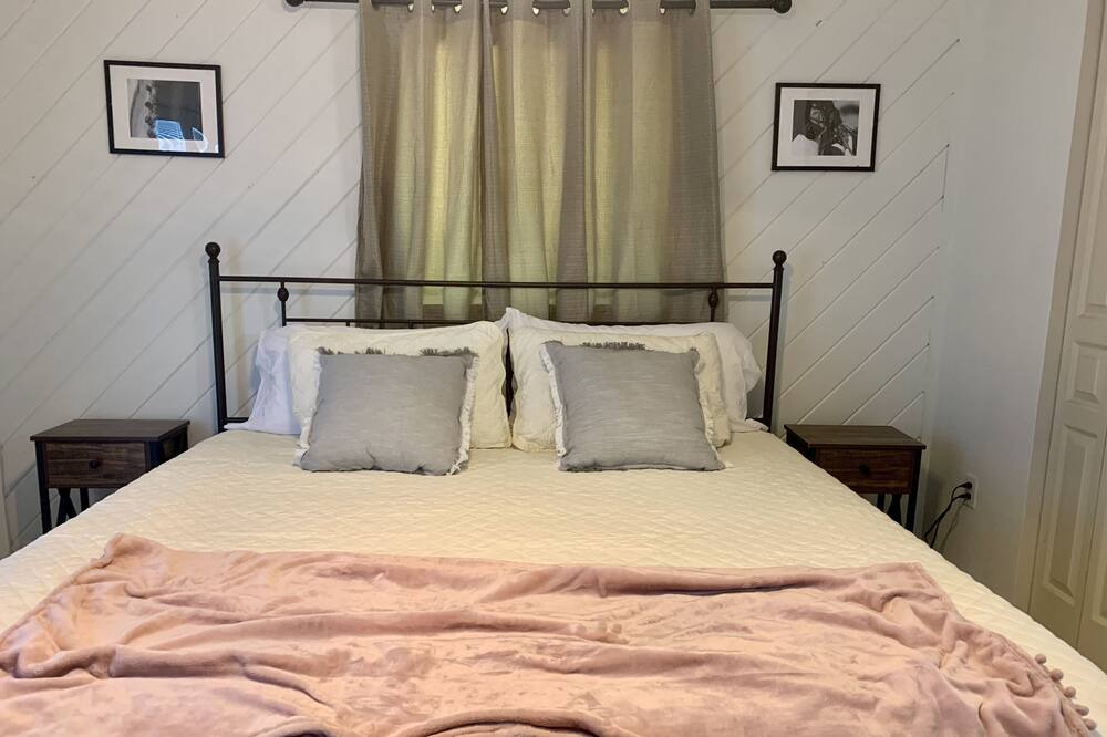 Photo of Bedroom in Huntsville