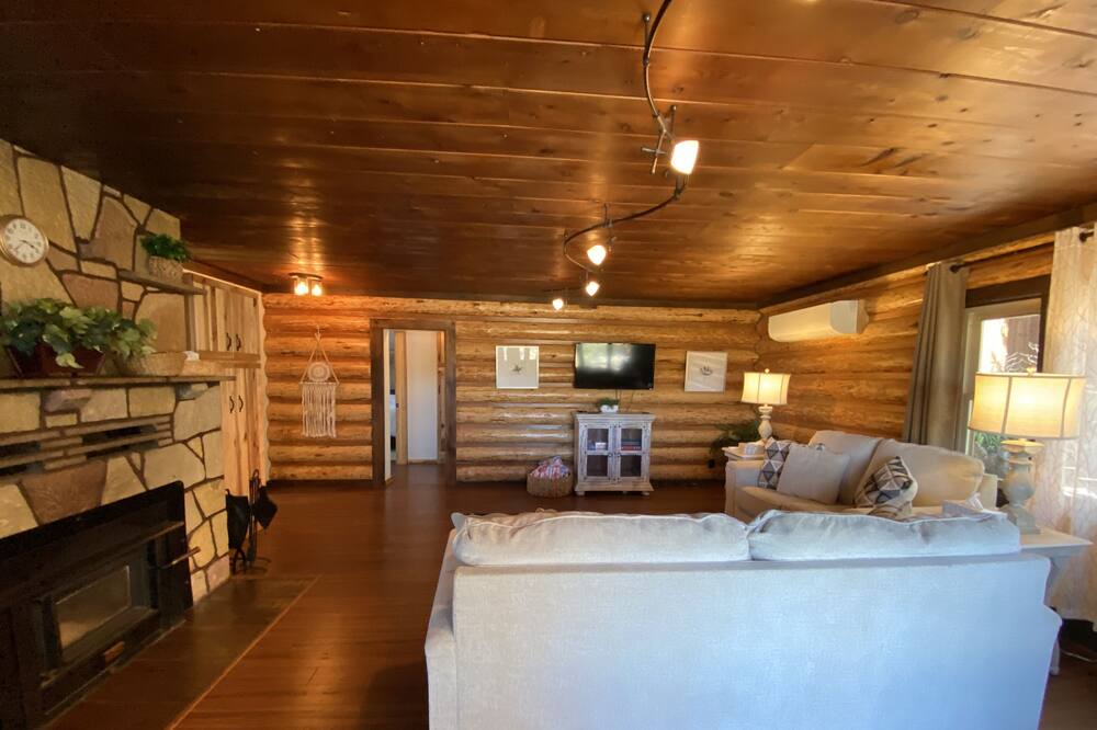 Photo of Livingroom in Shady Cove