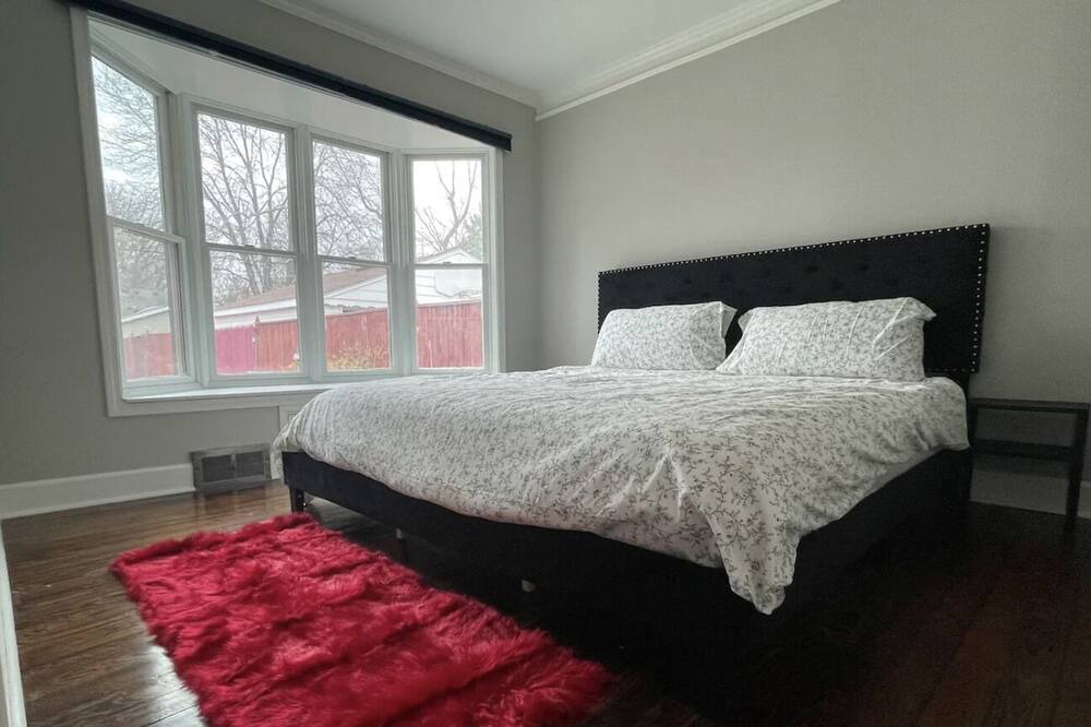 Photo of Bedroom in Redford