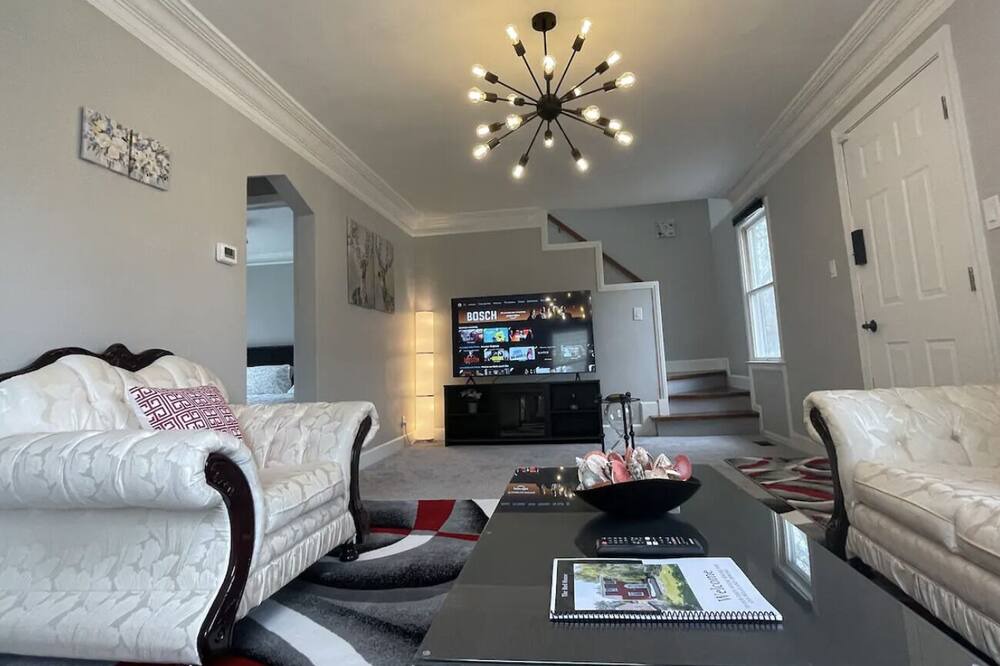 Photo of Livingroom in Redford