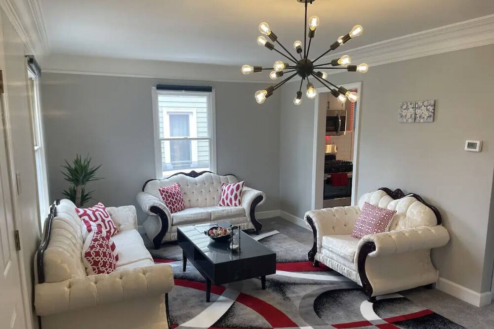 Photo of Livingroom in Redford