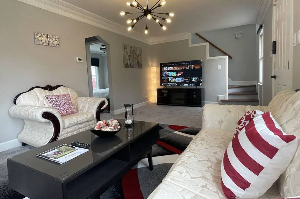 Photo of Livingroom in Redford
