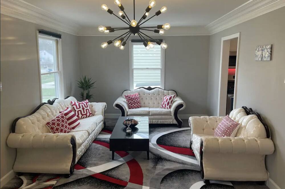 Photo of Livingroom in Redford