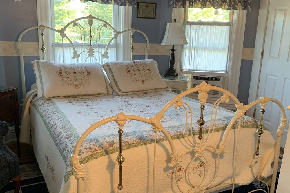 Photo of Bedroom in Brockport