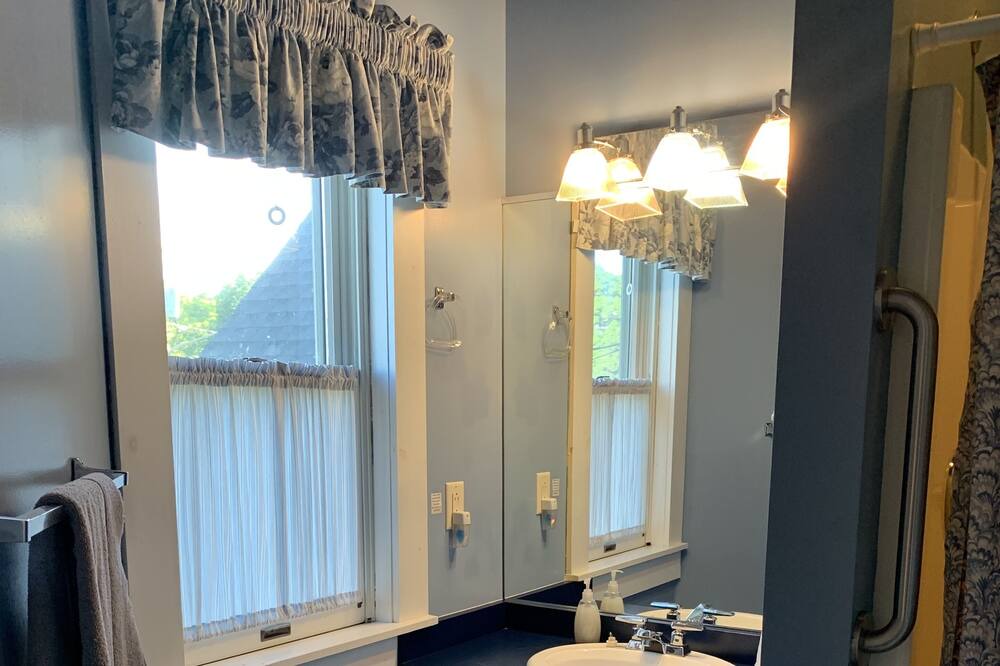 Photo of Bathroom in Brockport