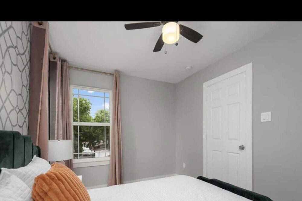 Photo of Bedroom in Northside