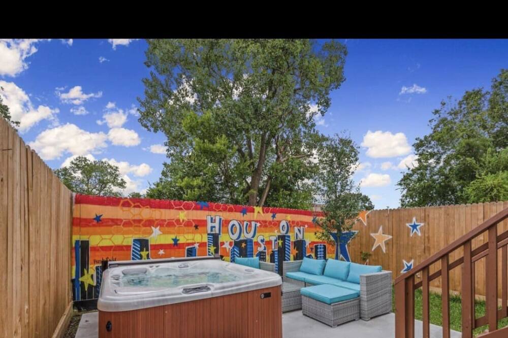 Photo of Outdoor in Northside