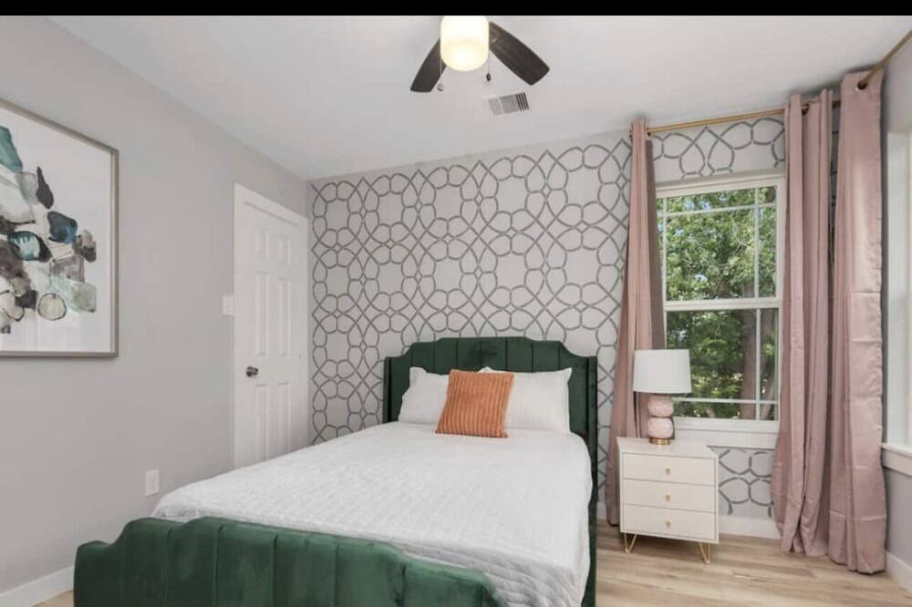 Photo of Bedroom in Northside