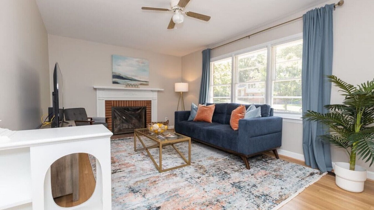Photo of Livingroom in Sheffield Park
