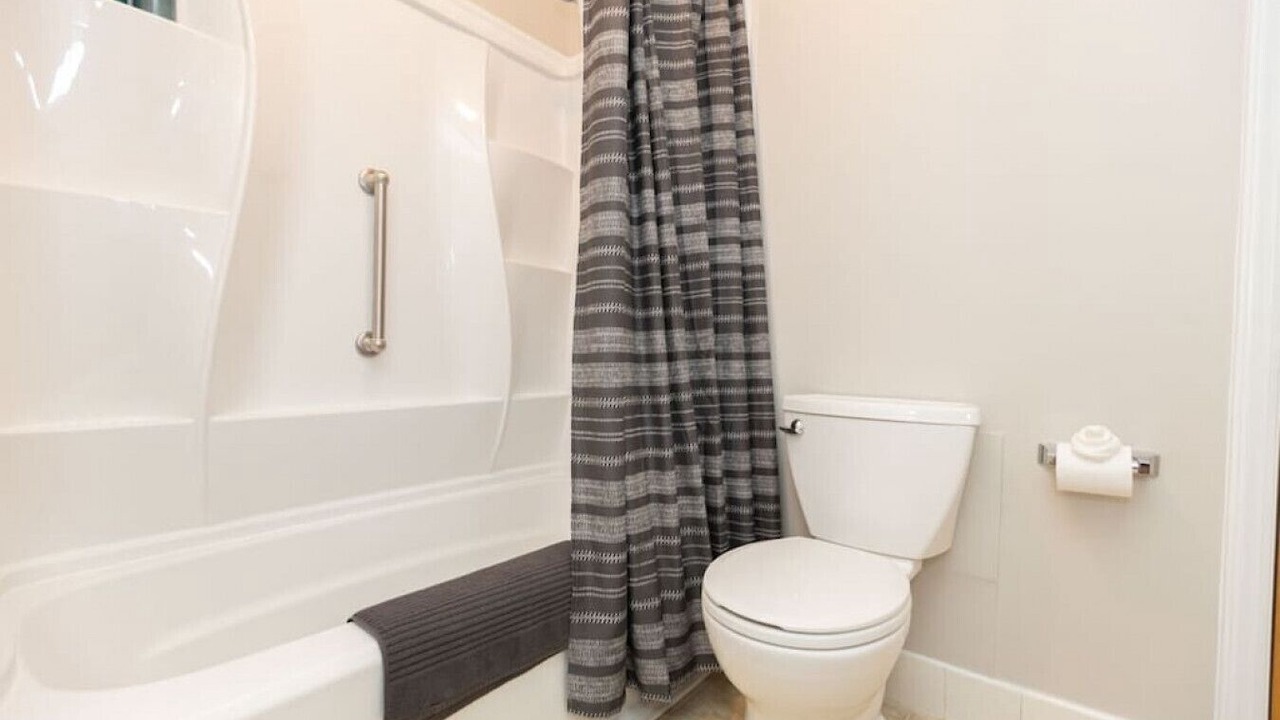 Photo of Bathroom in Sheffield Park