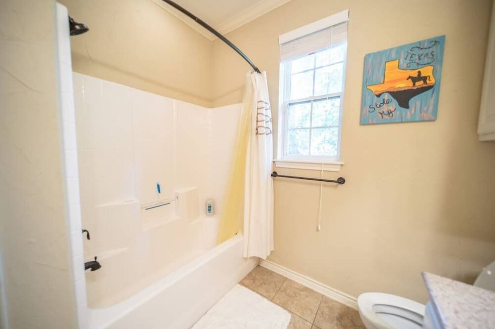 Photo of Bathroom in Bullard