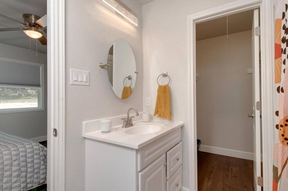 Photo of Bathroom in Copperfield