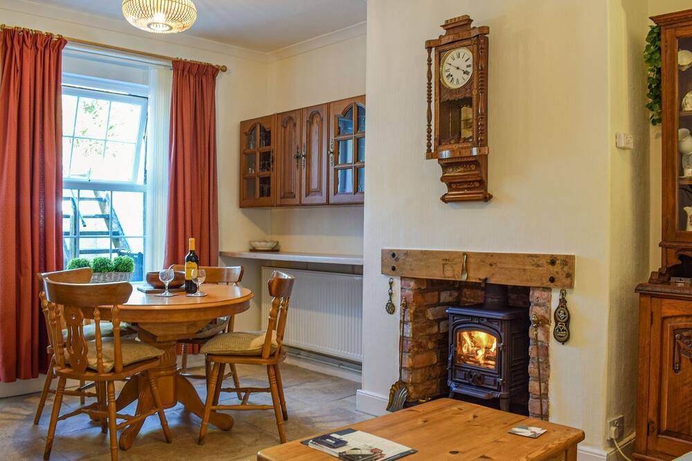 Photo of Livingroom in Llanidloes