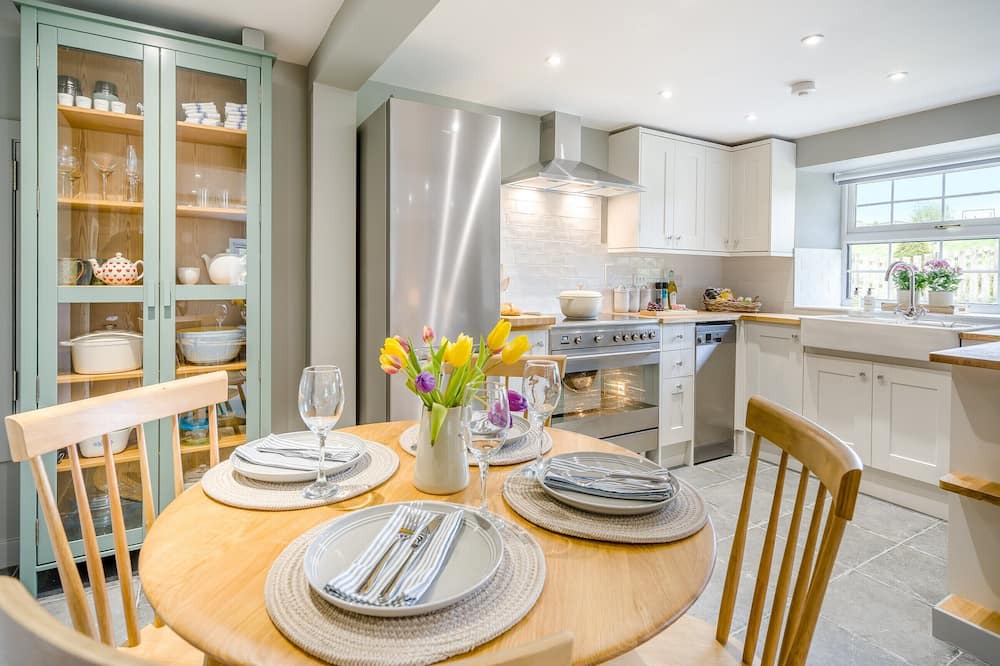 Photo of Others in Mauchline