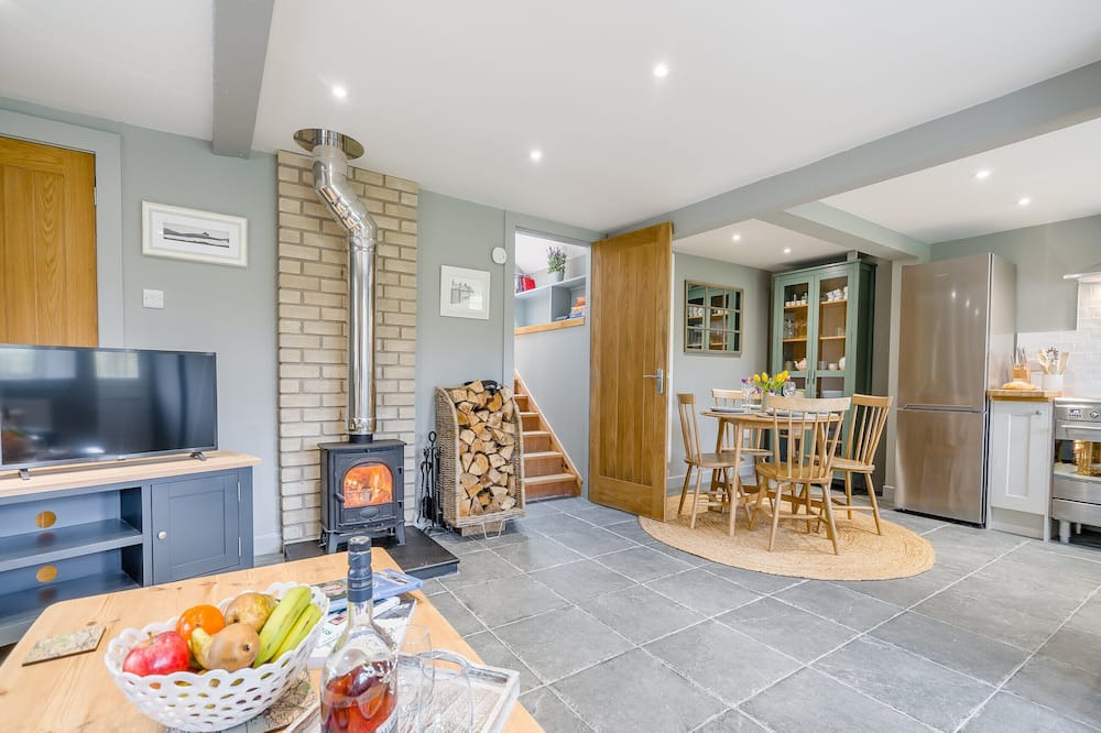 Photo of Others in Mauchline