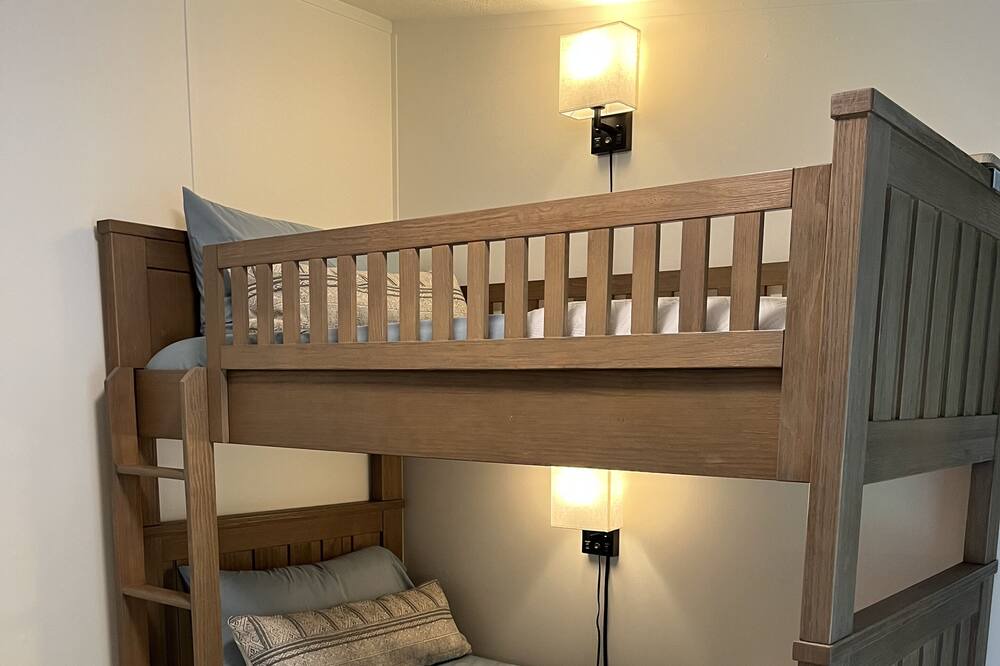 Photo of Bedroom in Fairmount