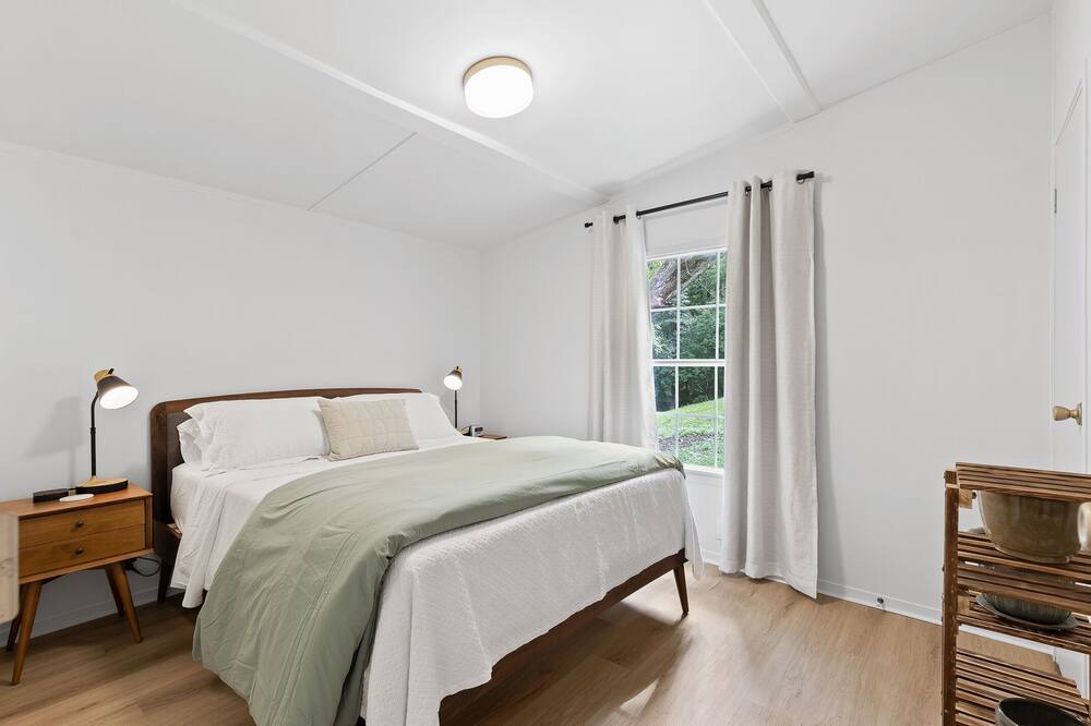 Photo of Bedroom in Fairmount