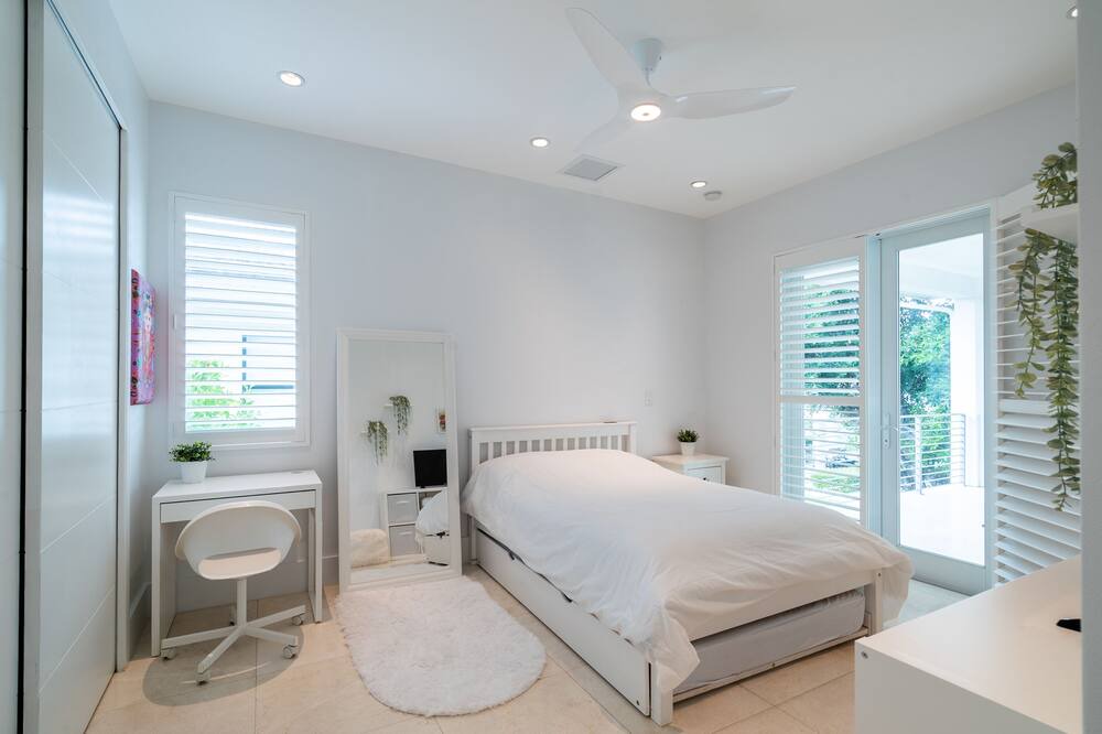 Photo of Bedroom in Key Biscayne