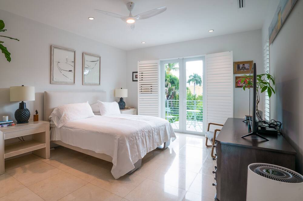 Photo of Bedroom in Key Biscayne