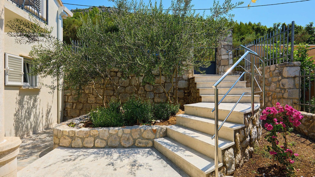 Photo of Outdoor in Brsecine