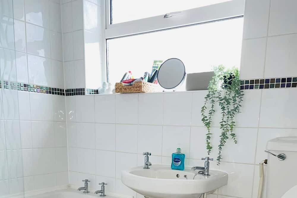 Photo of Bathroom in Giltbrook