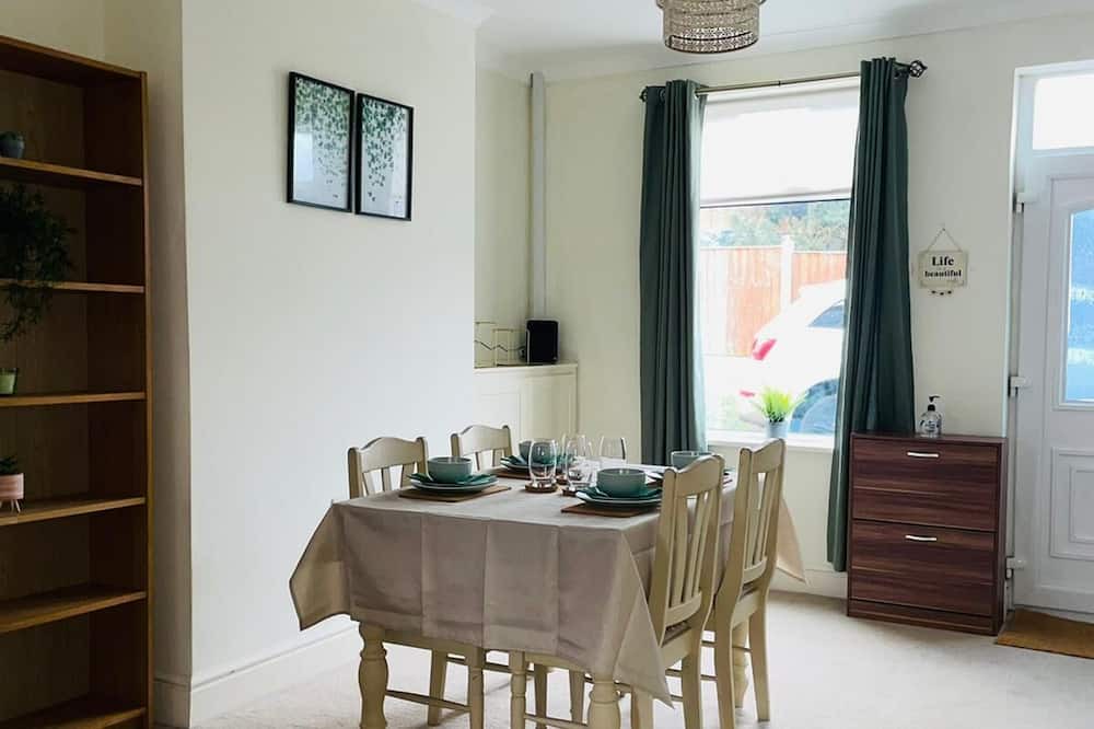 Photo of Livingroom in Giltbrook