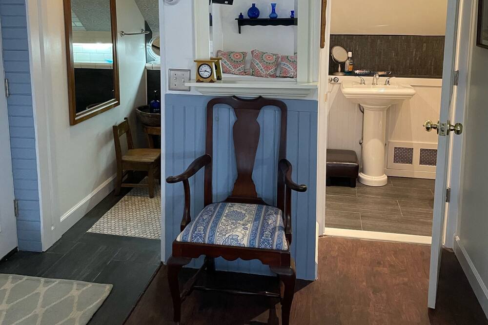 Photo of Livingroom in North Adams
