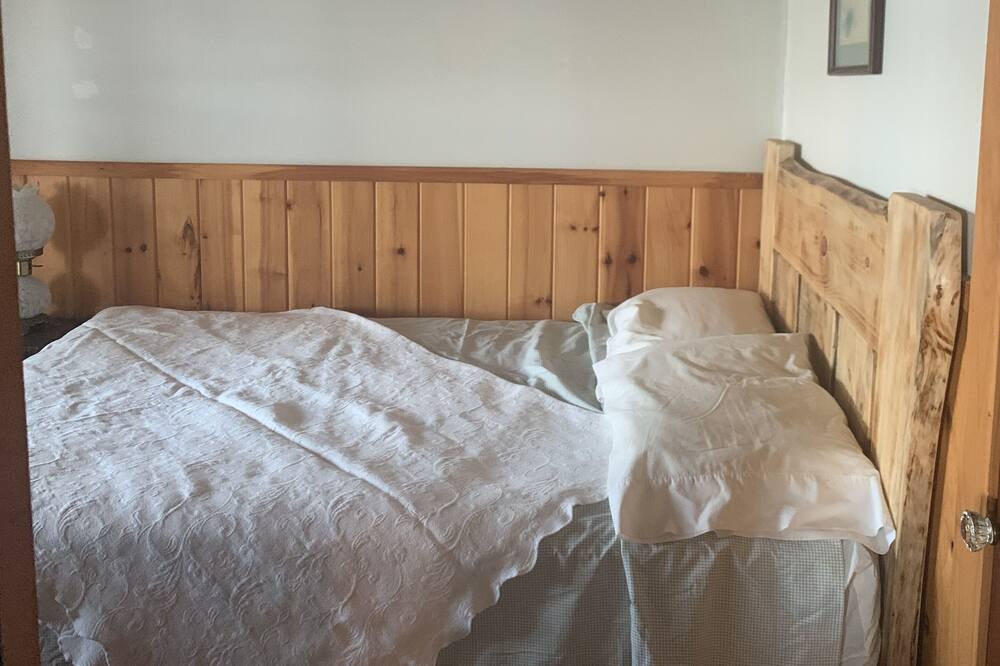 Photo of Bedroom in Town of Webb