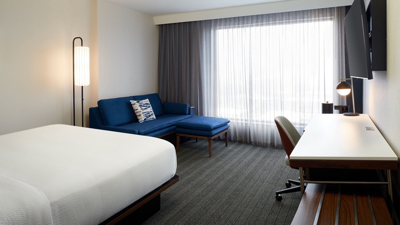 Photo of Bedroom in Cote-Des-Neiges—Notre-Dame-De-Grace