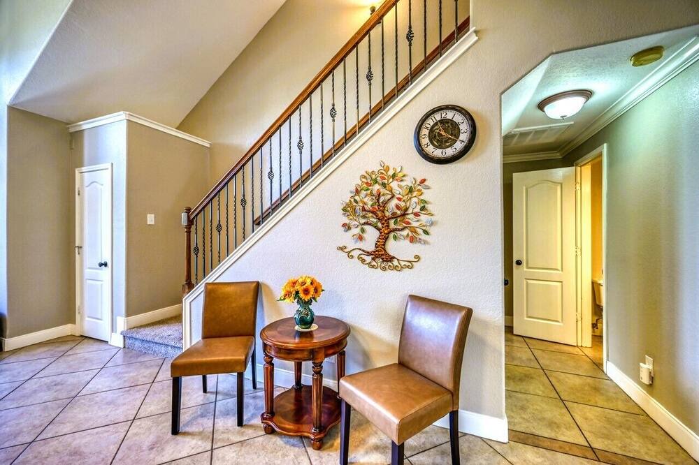 Photo of Livingroom in Spring Branch