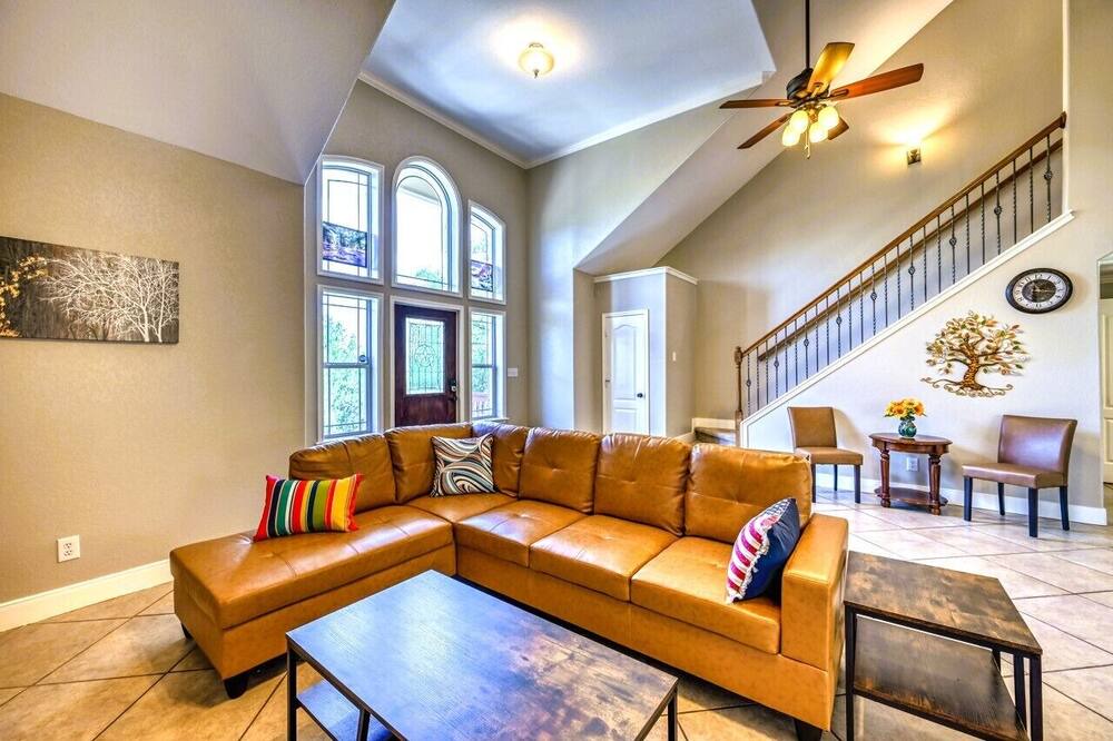 Photo of Livingroom in Spring Branch