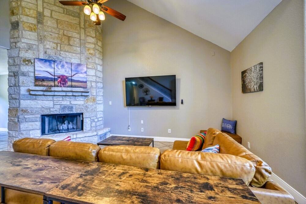 Photo of Livingroom in Spring Branch