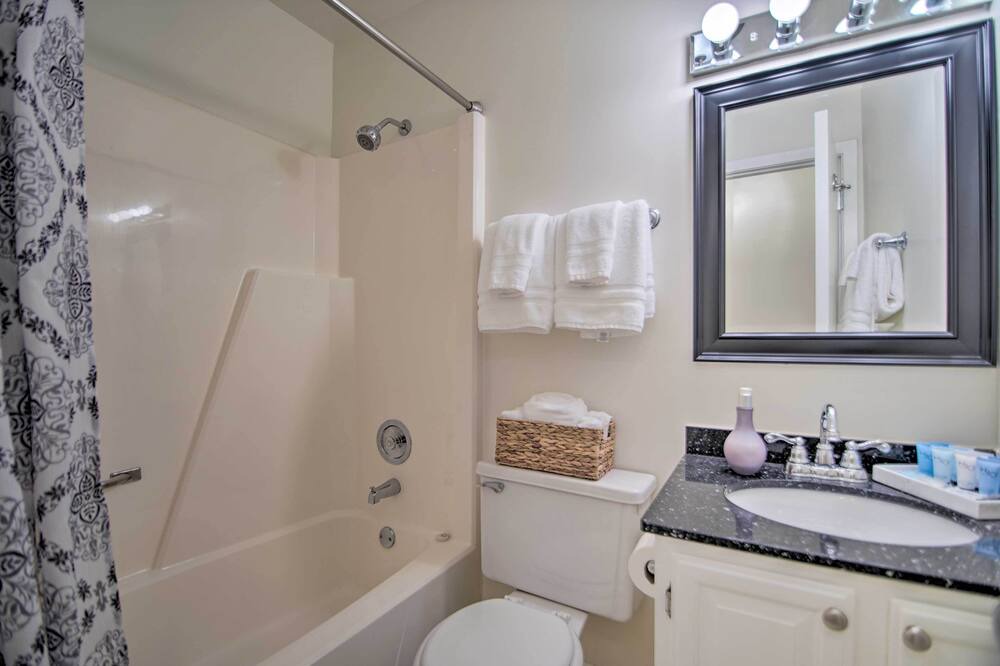 Photo of Bathroom in Gurnee