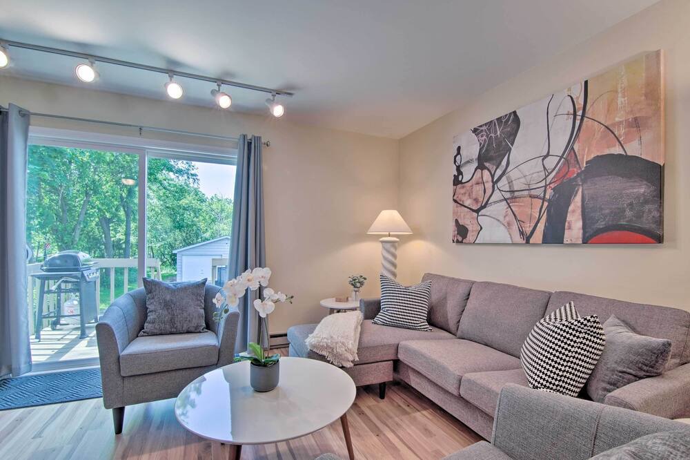 Photo of Livingroom in Gurnee