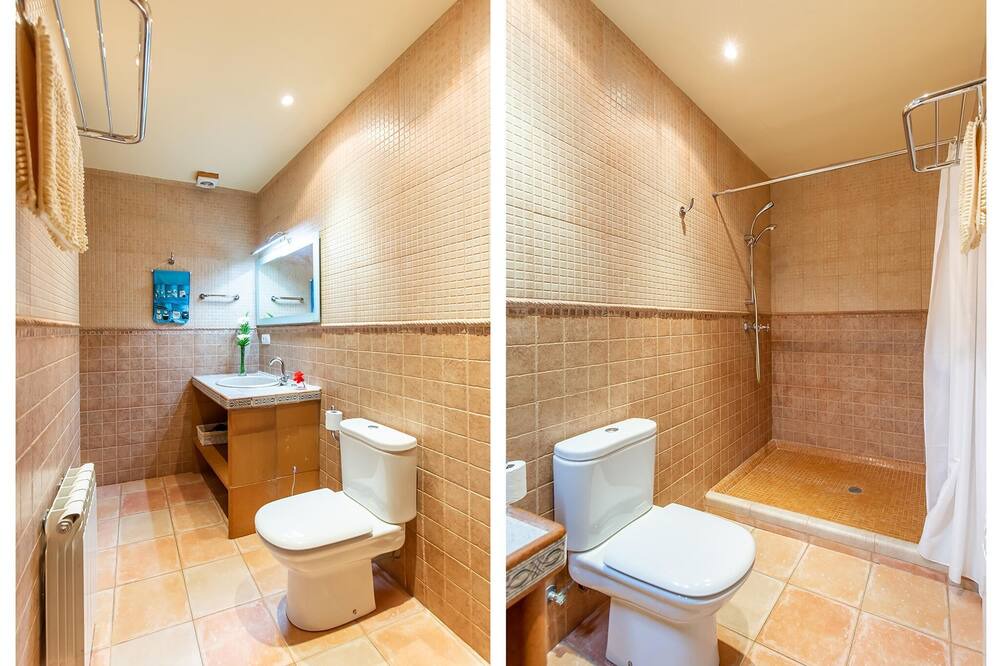 Photo of Bathroom in Ogassa